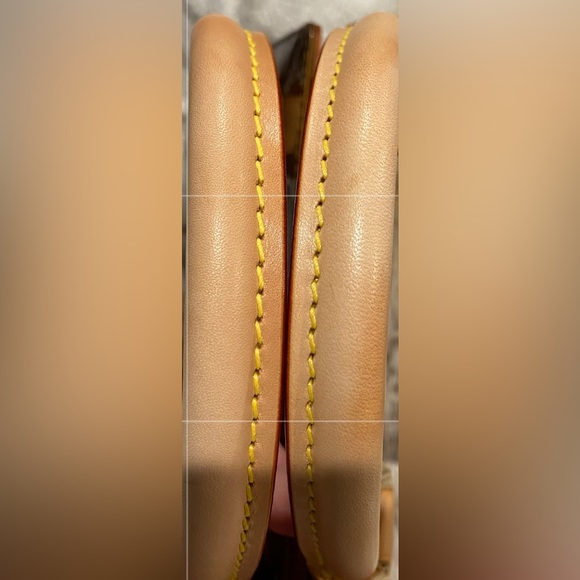 Authentic Louis Vuitton Vernis Forsyth
Bronze Hand bag - Picture 5 of 15